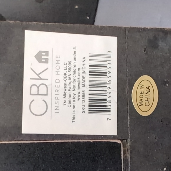 NWT,Set Of 2 CBK Designs Wooden Frames With Hinged Design. - Picture 6 of 9